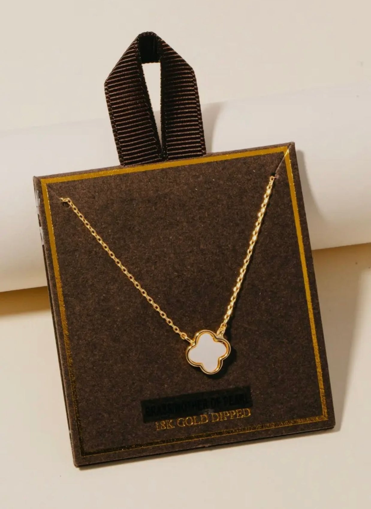 Mother of Pearl Clover Pendant Necklace